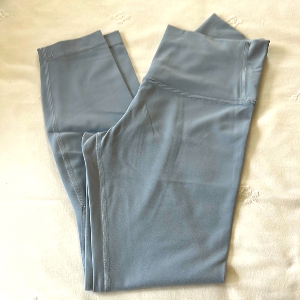 Lulu Lemon 25” leggings - nearly new no tags Size 6